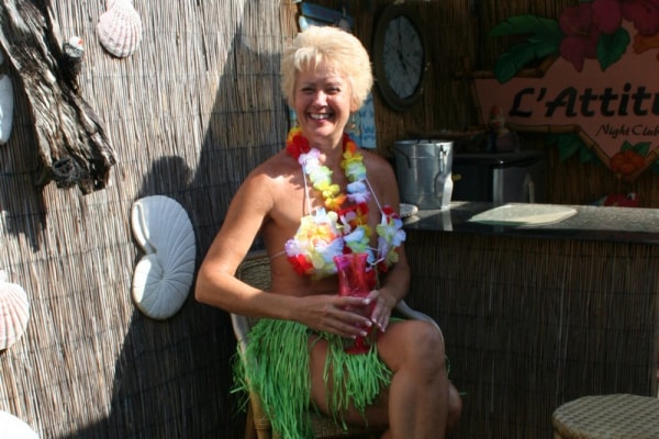CUM INSIDE MY TIKI BAR!!